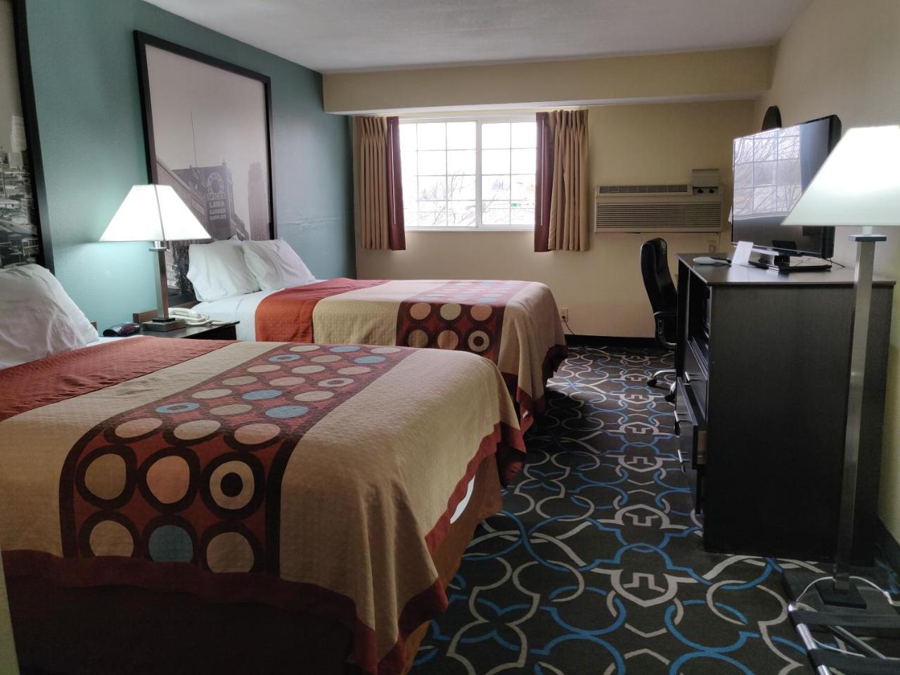 Super 8 By Wyndham Kansas City Exterior foto